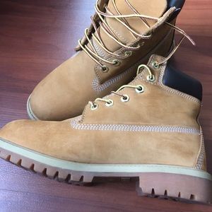 Timberlands 6”Wheat  Nubuck Boots Big Kids size 6